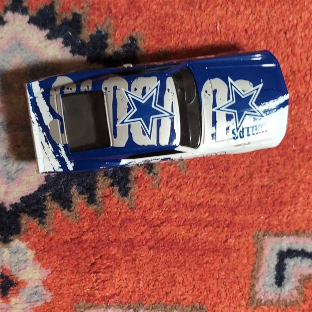 Ertl 1969 Ford Mustang Boss 302 Dallas Cowboys Die-Cast Bank 1:24 NFL